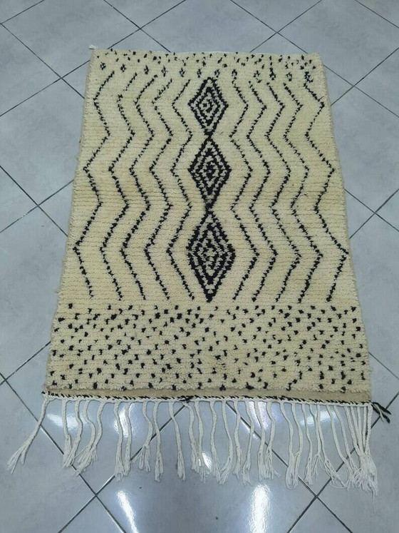 Alfombra marroquí artesanal decorada 250cm x 150cm – Wool, Modern (photo 2 of 11)