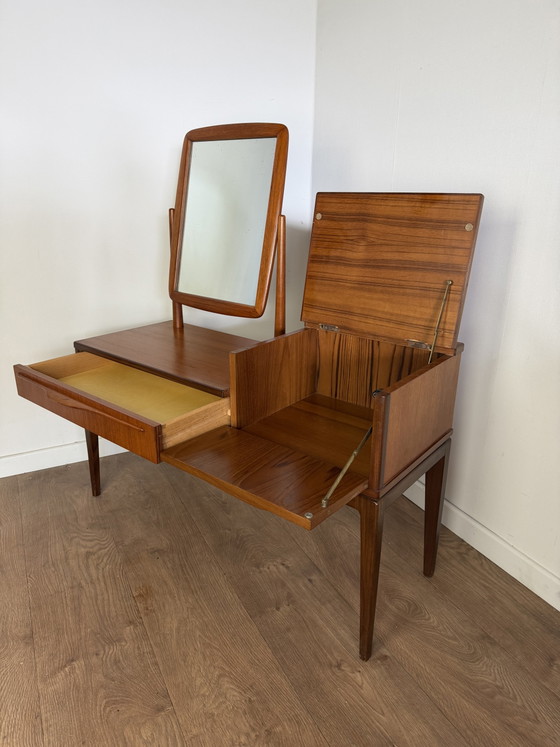 Image 1 of Skandinavischer Teakholz-Schminktisch mit verstellbarem Spiegel – 1960er Jahre