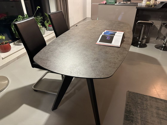 Image 1 of Mesa de comedor con tablero de cerámica