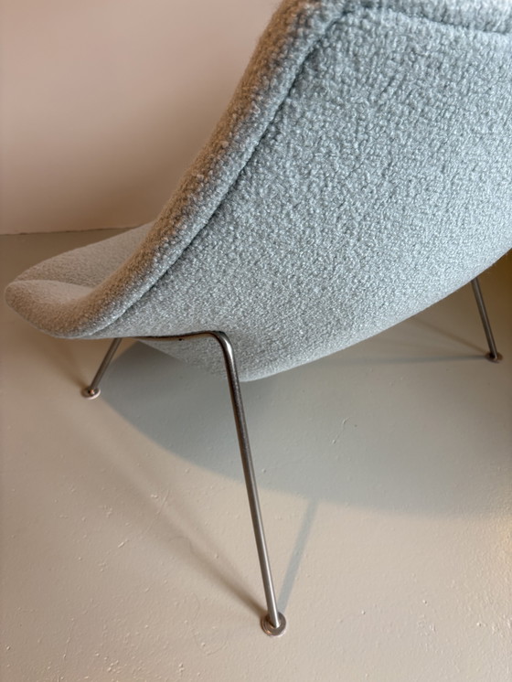 Image 1 of Artifort F157 Oyster nieuw gestoffeerd 