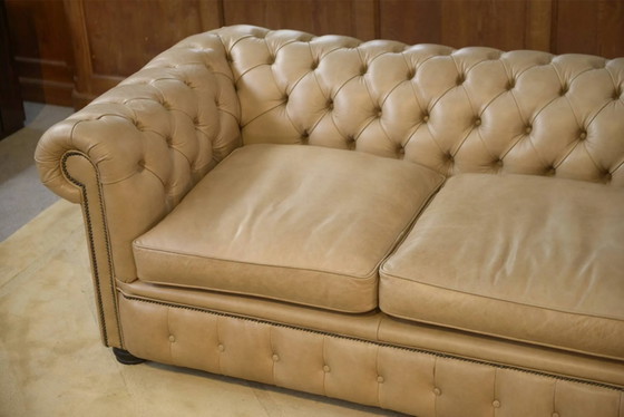 Beige leather Chesterfield sofa handmade in England. – 3-5 seaters (photo 2 of 15)