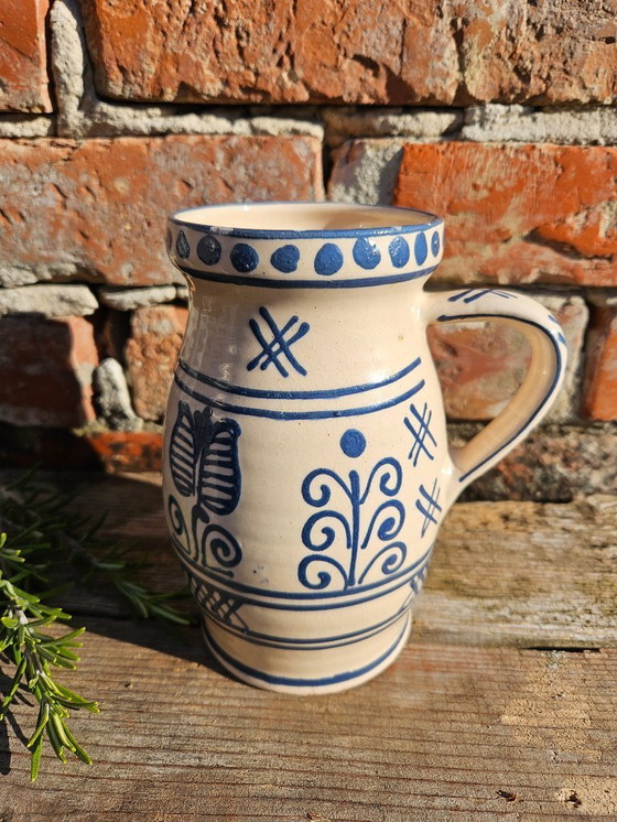 Image 1 of Traditioneel blauw-wit handbeschilderd aardewerk | Hongaarse volkskunst keramische kan | Korond Corund Transsylvanië