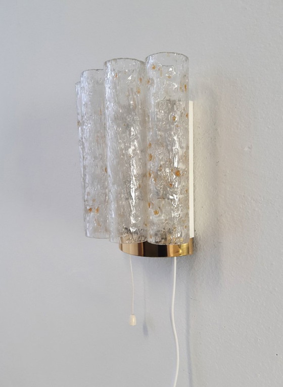 Image 1 of Bellissima lampada da parete vintage in ottone con tubi in vetro ghiacciato di Doria Leuchten, lampada da parete anni '70