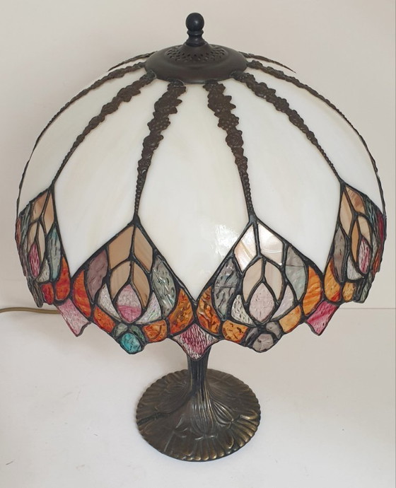 Image 1 of Large (52cm) Tiffany Stained Glass Table Lamp Peacock Feathers