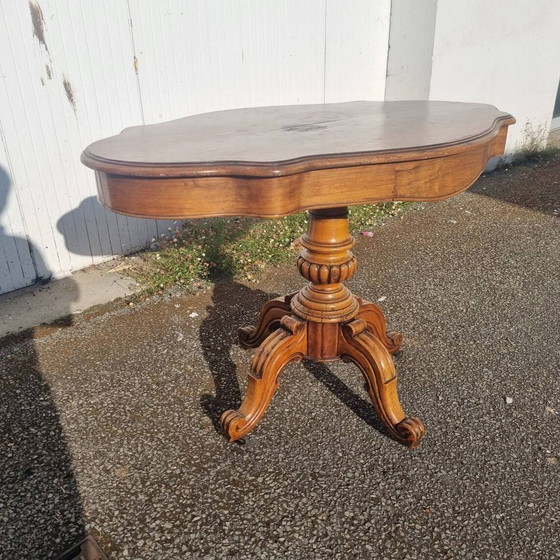 Image 1 of Geigentisch