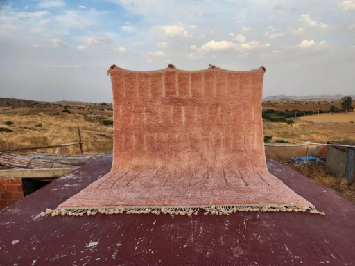 Moroccan Beni Ourain Berber Rug – Dusty Pink, Natural Wool, 400 × 300 cm