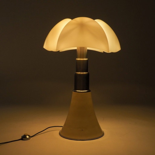 Large Vintage Pipistrelle Table Lamp by Gae Aulenti for Martinelli Luce – tafellampen, Iron (photo 2 of 15)