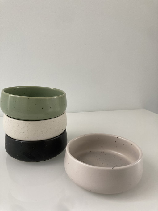 Set de quatre plateaux, céramique