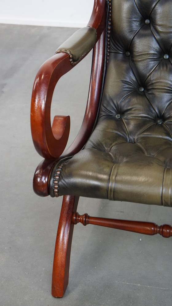 Image 1 of Groene Engelse stijl rundleren chesterfield fauteuil met hout