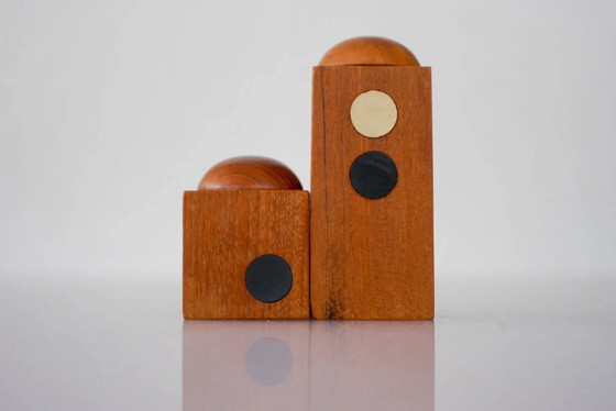 Image 1 of Ensemble de 2 salières et poivrières en teck de style moderniste danois.
