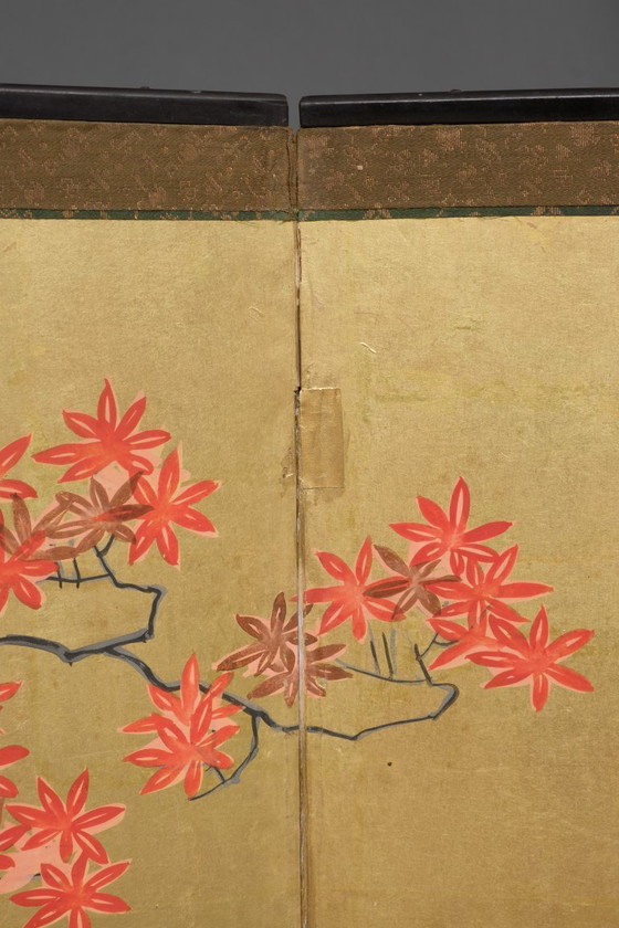Image 1 of Par de biombos japoneses plegables de 200 años de antigüedad.