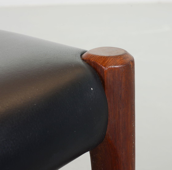 Image 1 of Chaises de salle à manger Niels Otto Moller en teck et cuir noir, modèle 77 - Lot de 4