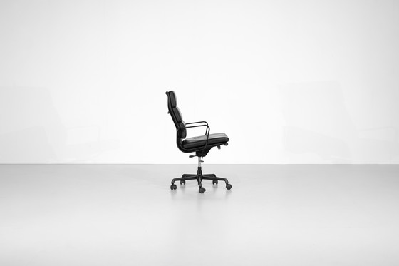 Image 1 of Soft Pad Chair "EA 219" Charles Ray Eames, USA 1969.