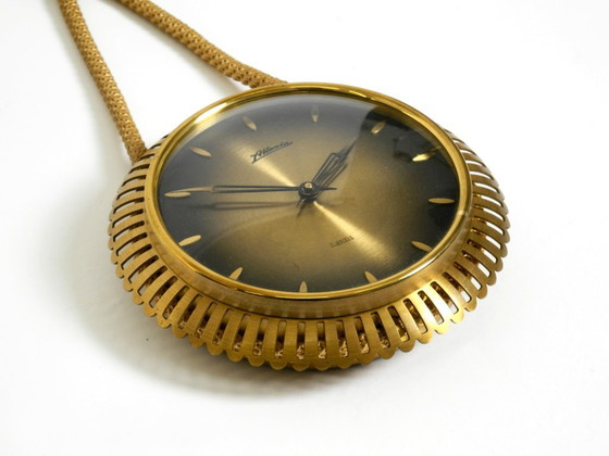 Image 1 of Piccolo orologio da parete meccanico originale di metà secolo, stile Atlanta, con movimento a 10 giorni.