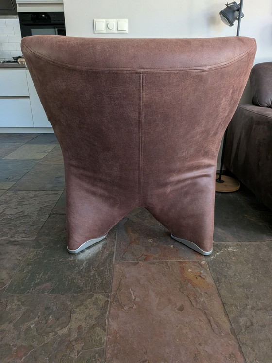 Leolux Echnaton Sessel mit passendem Hocker, neu gepolstert, Stoff, Leder, Braun (Foto 4 von 6)