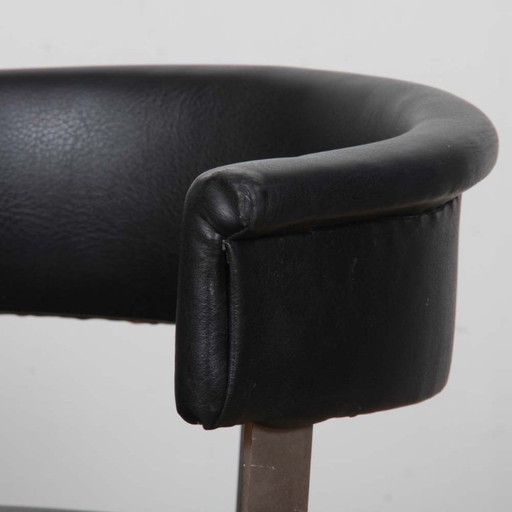 Par de sillas atribuidas a Osvaldo Borsani, 1970