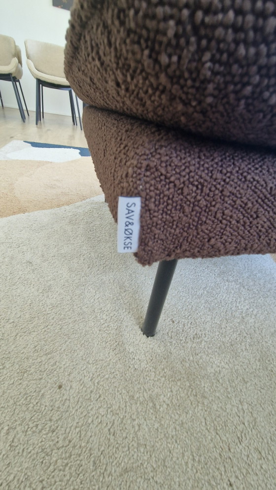 Image 1 of Divano angolare Sav&Okse marrone con pouf, modello Jonne