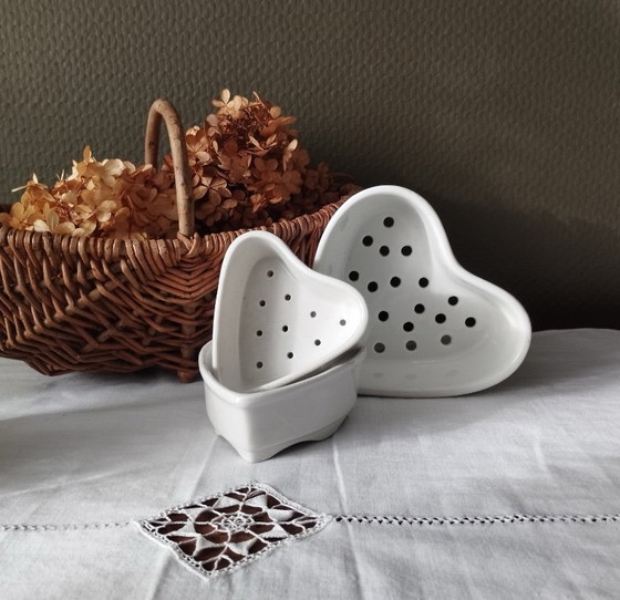 Image 1 of Set di 3 stampi per formaggio vintage a forma di cuore