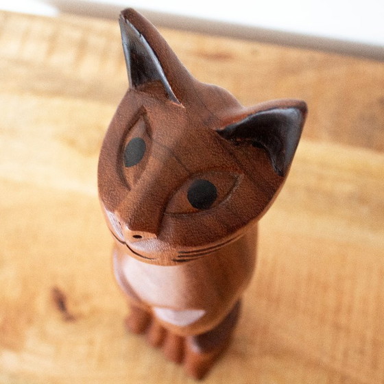 Image 1 of Statue de chat siamois vintage en bois sculpté à la main, de style art populaire