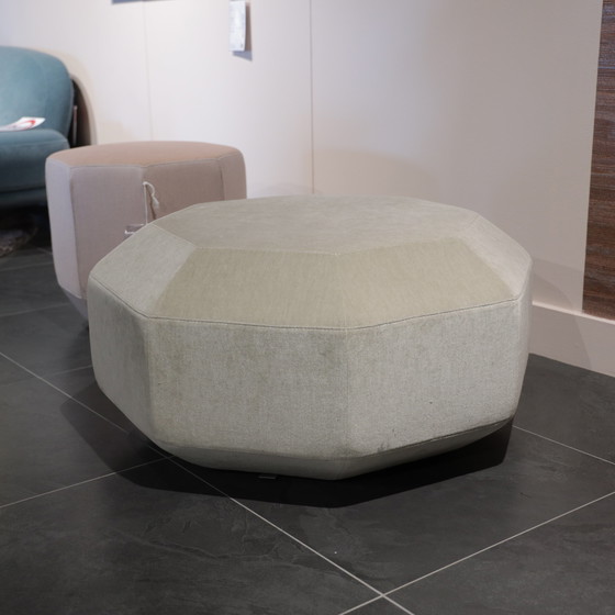 Image 1 of Leolux Amulet poef