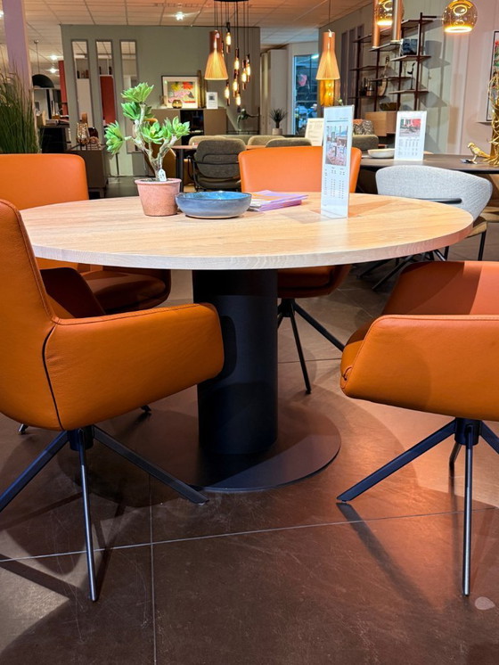 Image 1 of Bert Plantagie Oval dining table