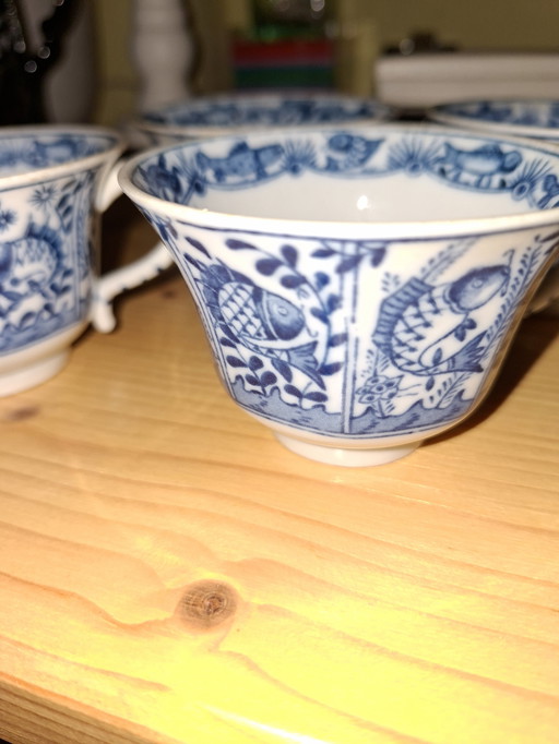 4 Kangxi-Tassen und Untertassen.