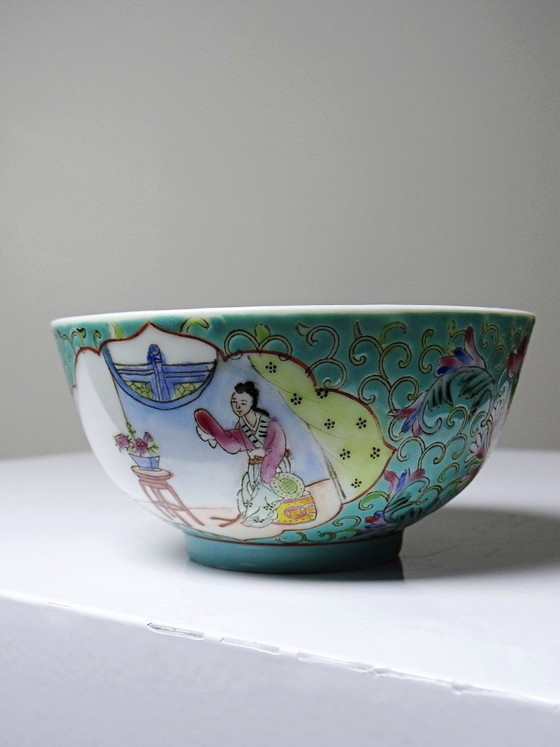 Image 1 of Jingdezhen famille rose fine porcelain Chinese bowl, decorated with ladies, 1960s