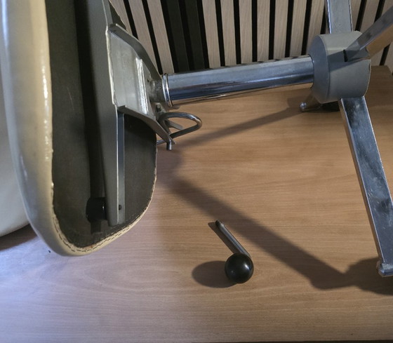 Image 1 of Fauteuil pivotant Wilde + Spieth en cuir ivoire, style Egon Eiermann, années 80