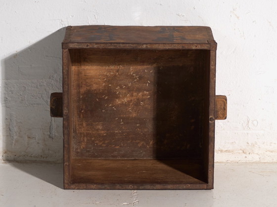 Misura per Grano Dou Vintage in Legno di Olmo, Cina, circa 1940, Oggetti decorativi, Ferro, Nero, Rustic (foto 8 di 9)