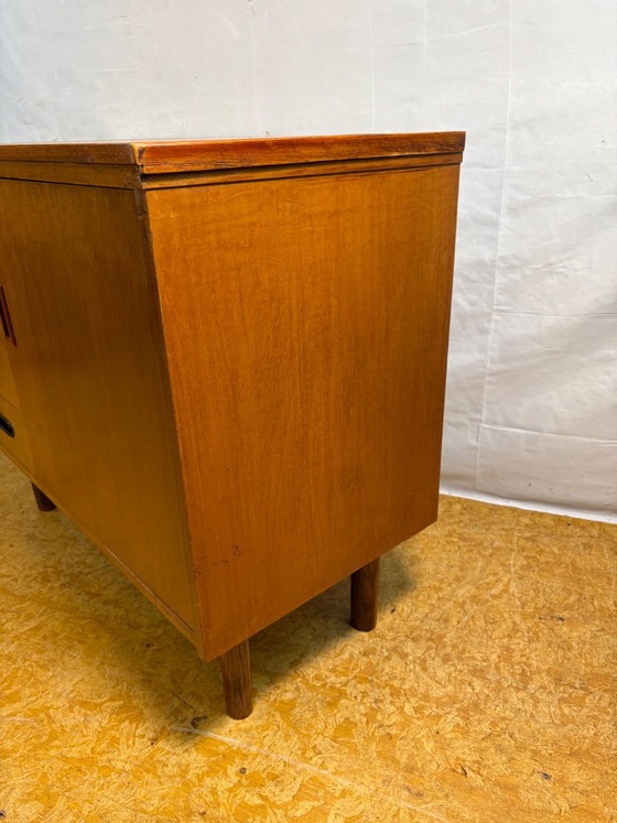 Petit buffet vintage en teck, style scandinave, années 1960 | Compact et élégant. Un superbe buffet vintage (photo 6 of 8)