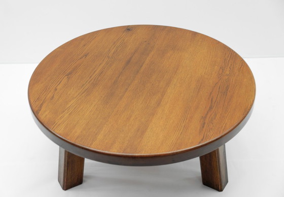 Image 1 of Ronde eikenhouten Franse salontafel in Pierre Chapo-stijl, jaren 60.