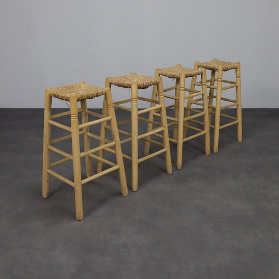 Image 1 of Ensemble de 4 tabourets de bar en bois et canne, 1970