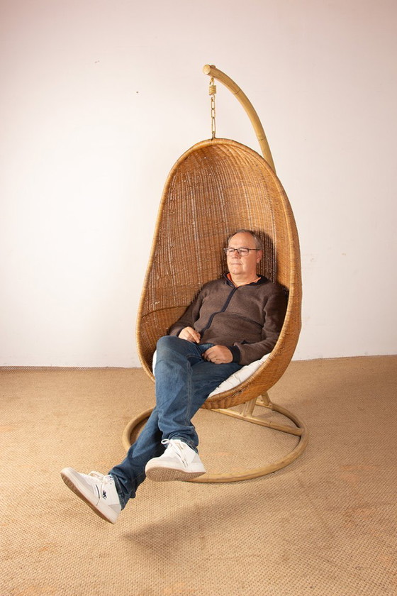 Image 1 of Sillón danés de ratán tejido con soporte metálico, silla colgante tipo huevo, atribuida a Nanna Ditzel