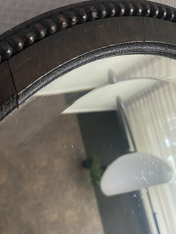 Image 1 of Grote ovale houten antieke spiegel 