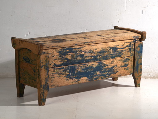 Antike blau bemalte Truhe aus Kiefernholz – Mitteleuropa, ca. 1870