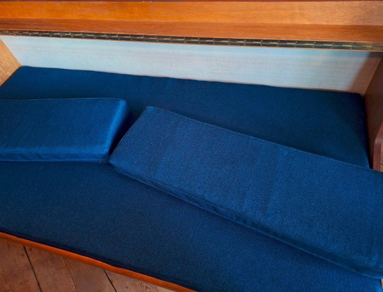 Image 1 of Sofá cama convertible danés de teca con respaldo integrado, década de 1960.