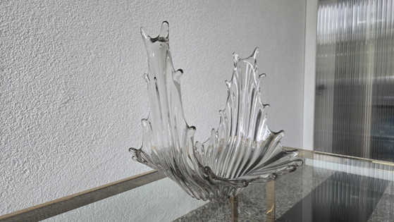 Image 1 of Mid-Century Eyecatcher: Vintage Kristallen 'Splash' Centrepiece met lichtroze tint