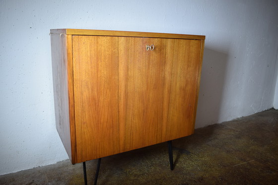 Image 1 of Commode vintage des années 1960, table de chevet, table d'appoint, style milieu du siècle
