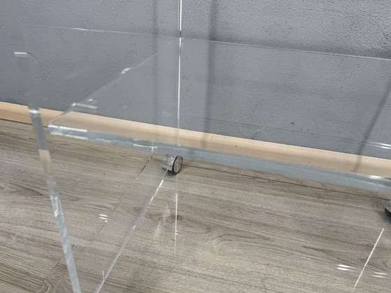 Image 1 of Tavolino laterale in acrilico del 1980