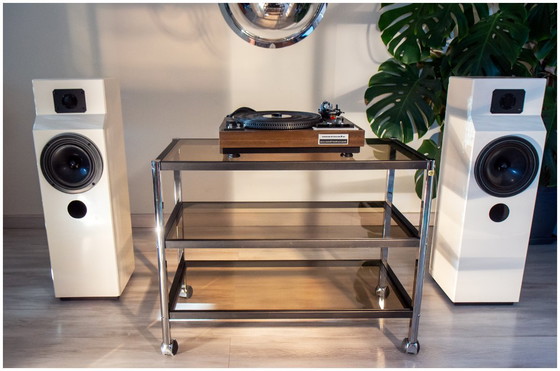 Image 1 of Consolle ERARD (Francia), tavolino laterale in metallo nero e vetro fumé, 1980