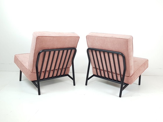 Image 1 of Poltrone Artifort Dux in metallo nero con cuscini rosa nuove