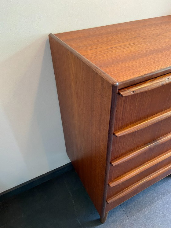 Image 1 of Vintage Deense ladekast in teak met 5 laden