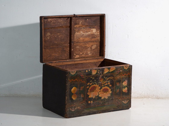 Baule antico dipinto in legno di pino – Cina, circa 1900 – Armadi contenitori, Iron (photo 24 of 40)