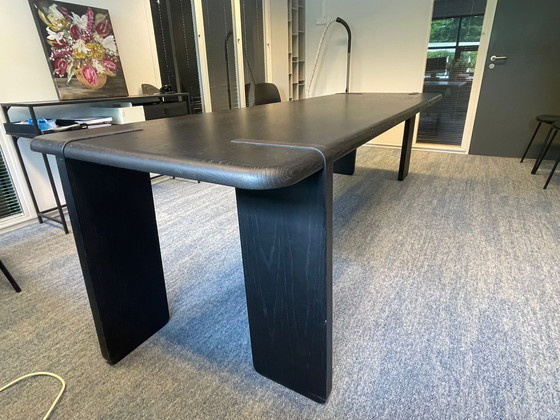 Image 1 of Prachtige, massief deep dark eiken tafel, zowel bureau als eettafel. 