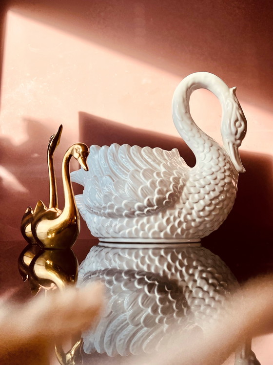 Image 1 of Vaso da fiori a forma di cigno, taglia XL, realizzato a mano in Italia.