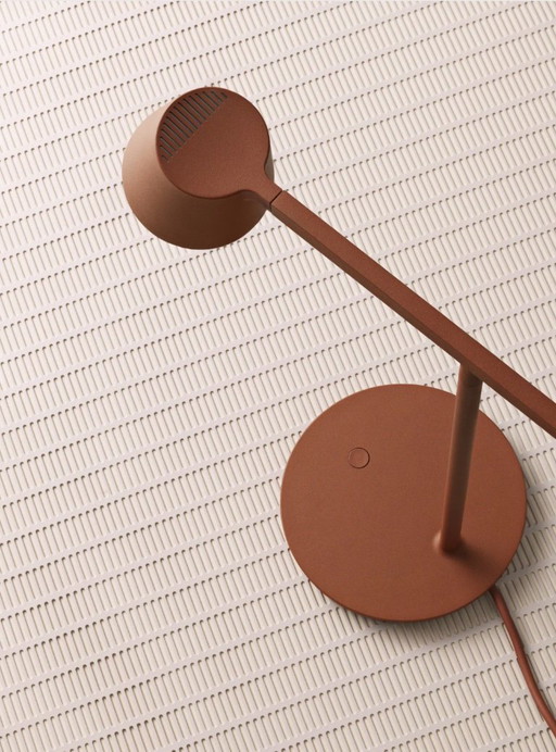 Muuto Tip Table Lamp – tafellampen, Aluminium (photo 2 of 5)