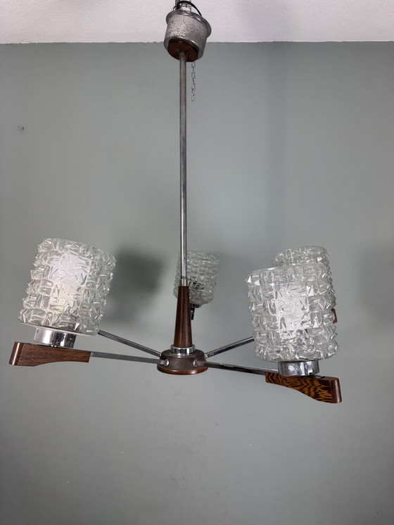 Image 1 of Vintage Mid Century Kroonluchter Teak Met Glazen Kapjes