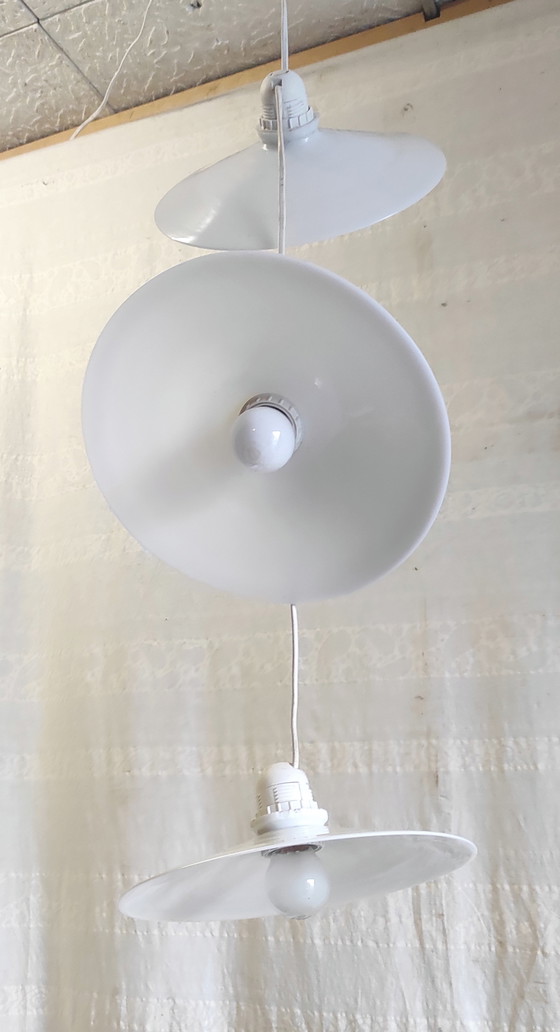 Image 1 of Hanglamp/draaglamp met 3 opalen kappen - midden 20e eeuw