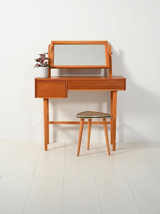 Image 1 of Coiffeuse scandinave en teck avec miroir inclinable