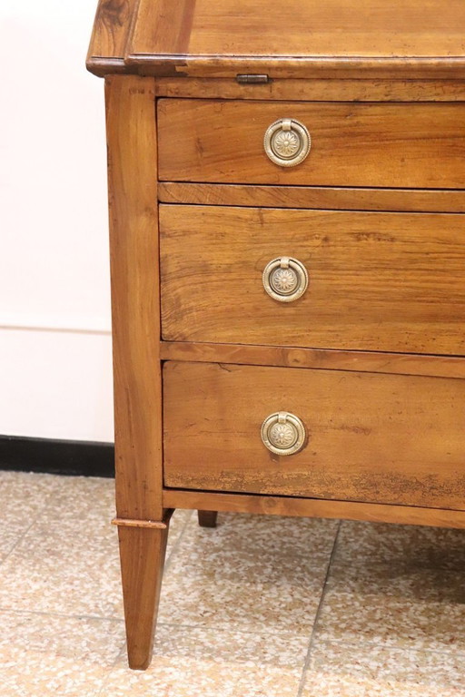 Ancienne commode en noyer, Italie 18ème siècle